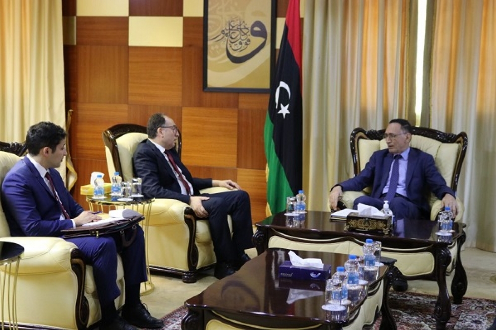 سفير تونس بليبيا يبحث مع وزير الاقتصاد الليبي سبل تعزيز الشراكة بين البلدين