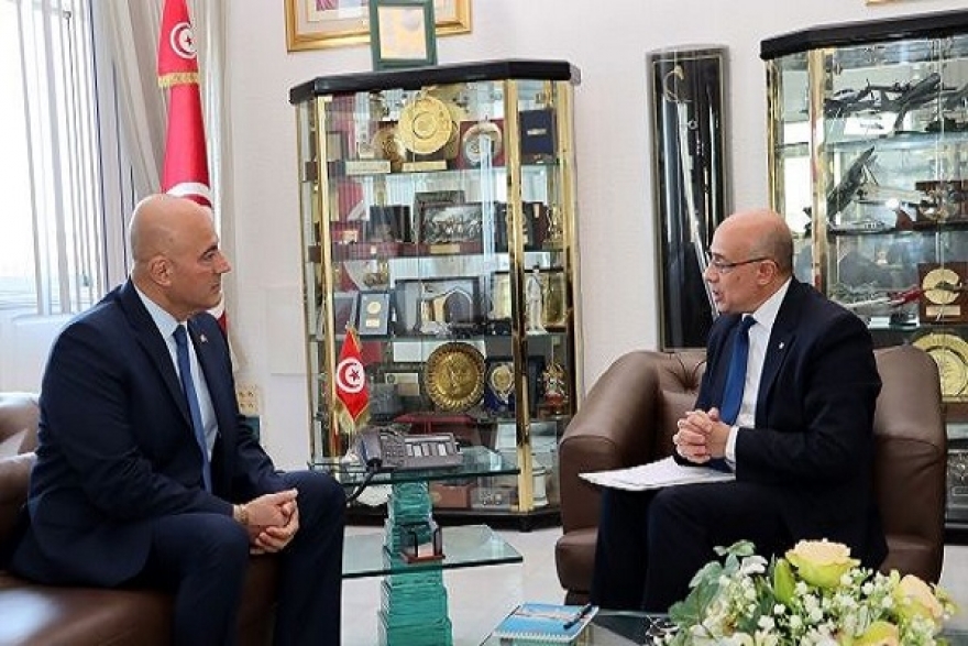 وزير الدفاع يستقبل السفير الأمريكي