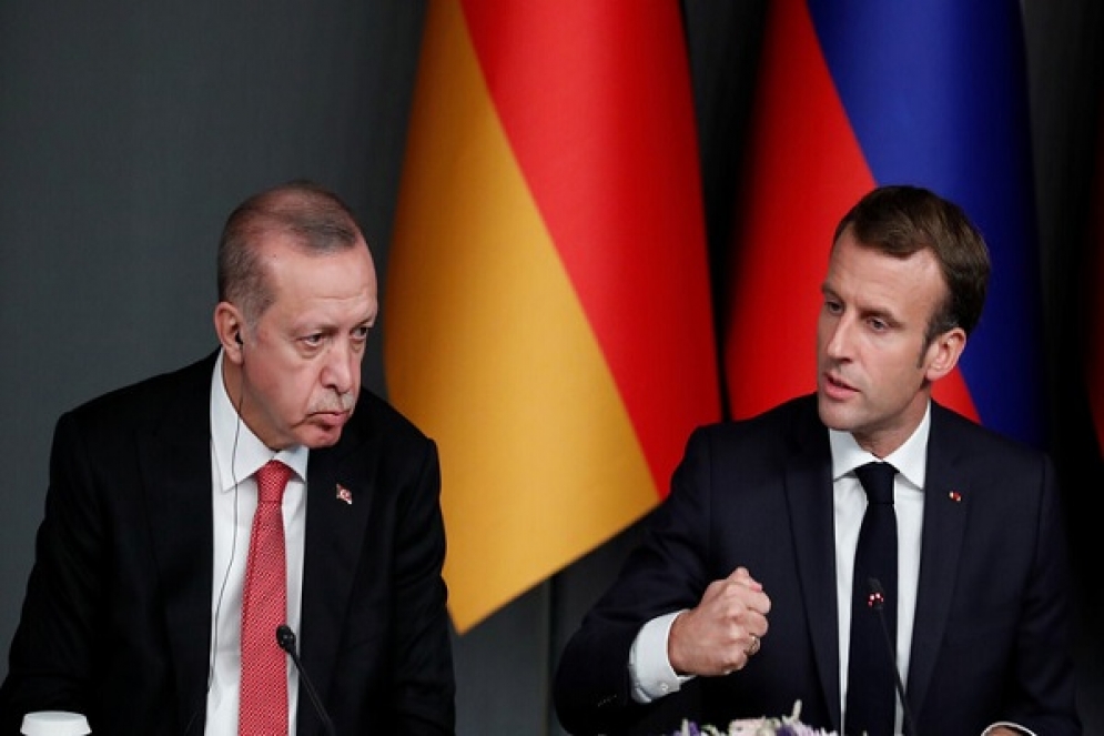 قبيل لقائه مع بوتين: أردوغان يبحث ملف إدلب واللاجئين مع ماكرون