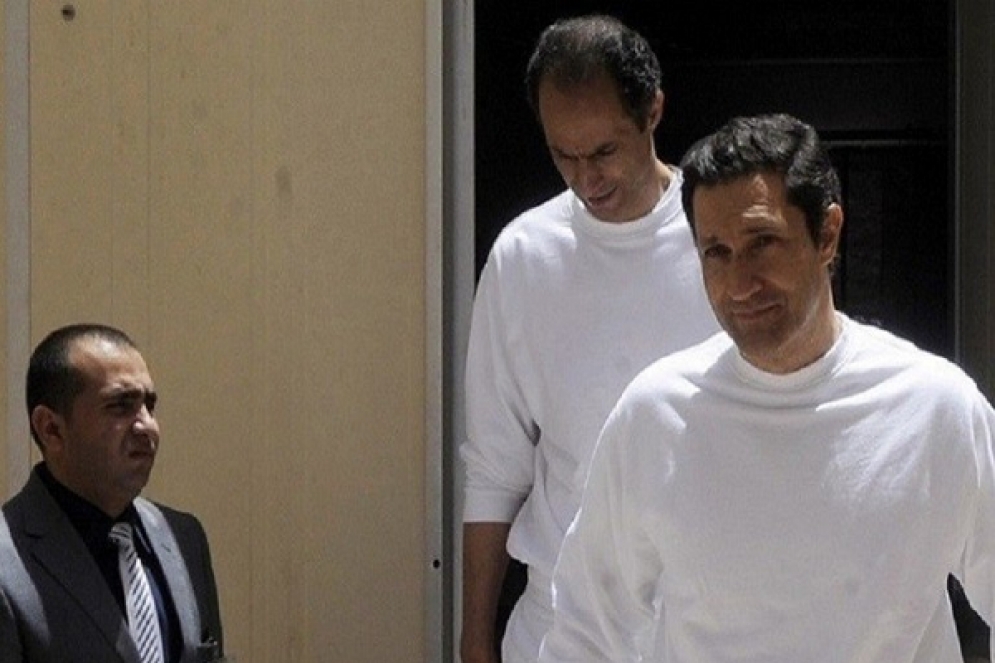مصر:محاكمة علاء وجمال مبارك تعود إلى &quot;نقطة الصفر&quot;