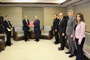 وزير الخارجية السوري يتسلم أوراق اعتماد السفير التونسي بدمشق