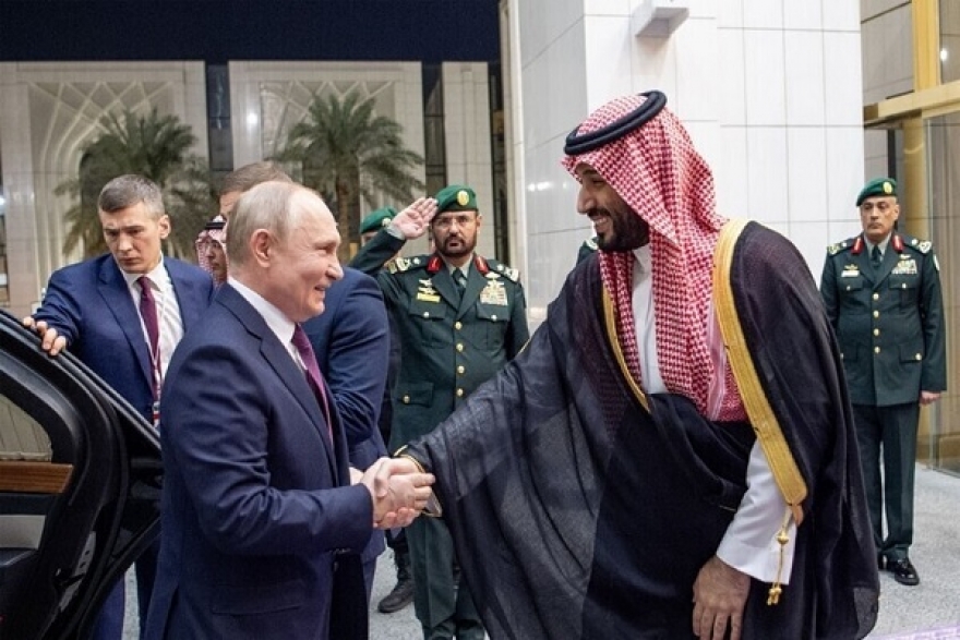 بوتين يطلع ولي عهد السعودية على نتائج اتصالاته مع ترامب