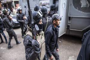 مصر:مقتل شرطي وإصابة آخرين بهجوم قرب القاهرة