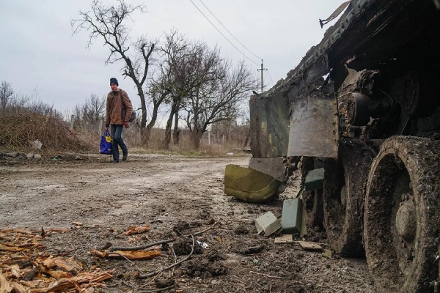دونيتسك تتهم مجموعات &quot;آزوف&quot; الأوكرانية بتفجير بناء فوق رؤوس نحو 200 طفل ومدني في ماريوبول