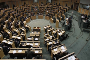 الأردن:مشادة وتلاسن بين نواب تحت قبة البرلمان(فيديو)