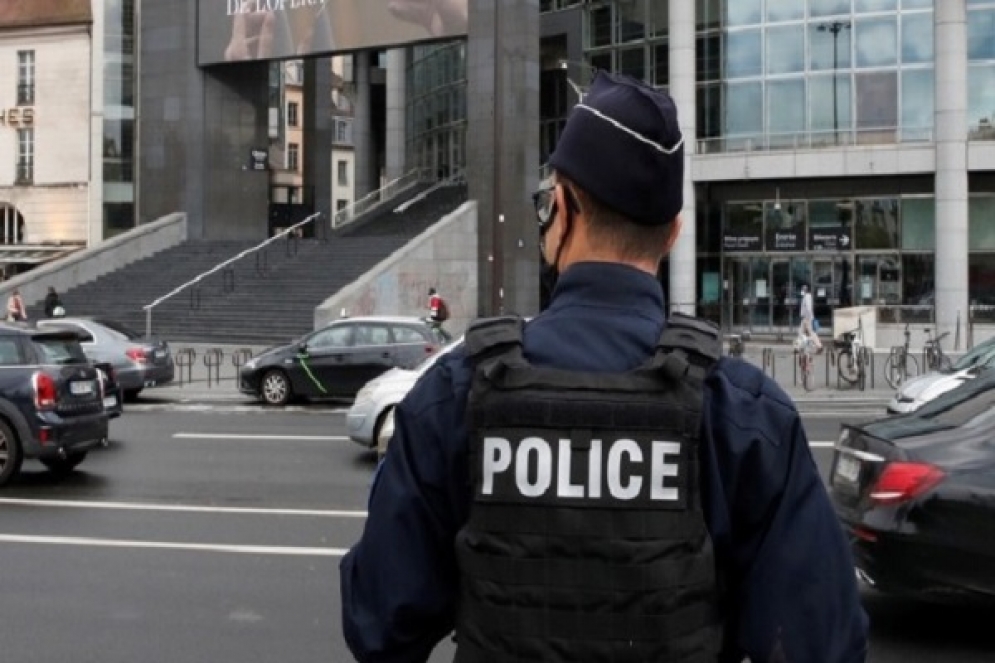 فرنسا: مقتل شخص وإصابة آخرين بهجوم بسكين قرب كنيسة في مدينة نيس