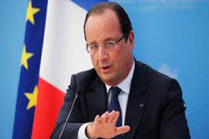 الرئيس الفرنسي يتخلى عن إسقاط الجنسية