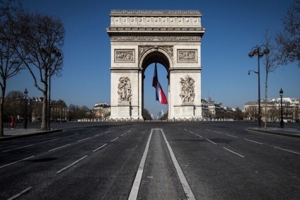 فرنسا تُسجل 5797 إصابة و351 وفاة جديدة بفيروس كورونا