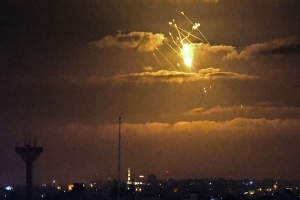 طيران الاحتلال يشن غارات على قطاع غزة
