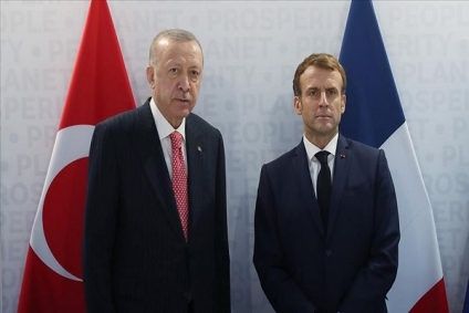 أردوغان وماكرون يبحثان قرارات الاجتماع الرباعي بشأن حبوب أوكرانيا