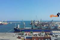 الديوانة تعترض سفينة محملة بالسلاح قبالة السواحل التونسية و تقتادها إلى ميناء صفاقس