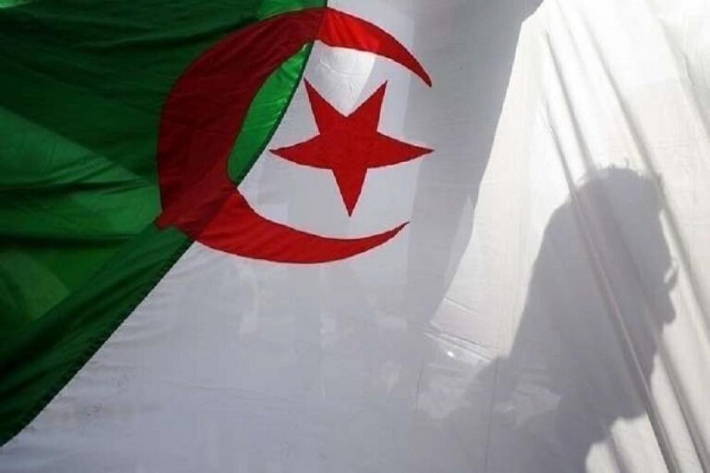 بتهمة الخيانة العظمى:القضاء العسكري الجزائري يصدر أمرا بالقبض على قائد الدرك الوطني السابق
