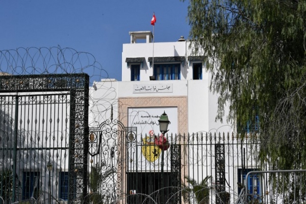 الاتحاد الأوروبي يعرب عن قلقه من حلّ البرلمان التونسي