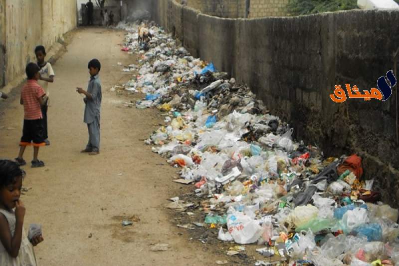 العثور على جثث مئات الرضيعات في أكوام القمامة في باكستان
