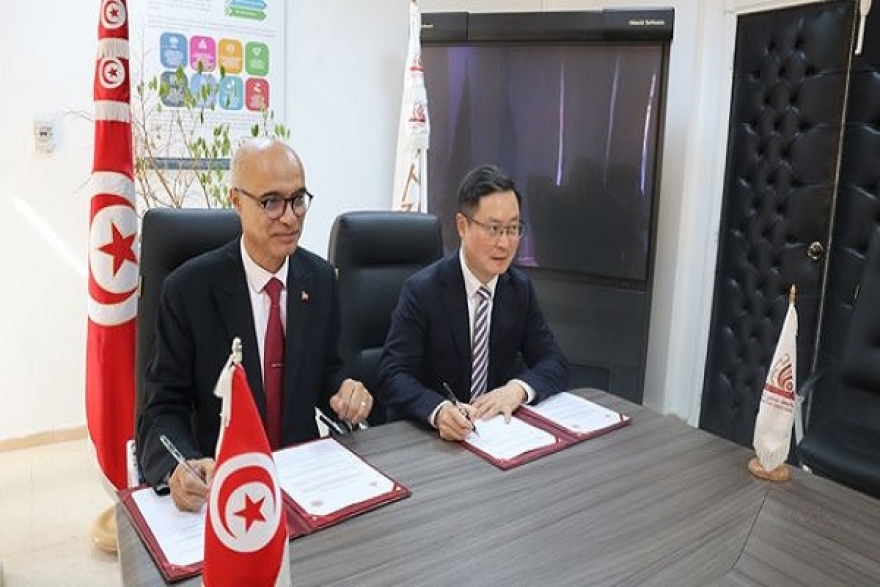 إمضاء مذكرة تعاون بين جامعة تونس المنار وجامعة الدراسات الدولية ببيكين