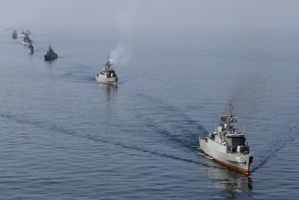 الحرس الثوري الإيراني يُعلن عن احتجاز سفينتين تُهربان الوقود