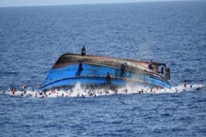 سواحل قرقنة: انتشال جثث 3 نساء و3 أطفال بعد غرق مركبهم.. و البحث مستمر عن مفقودين