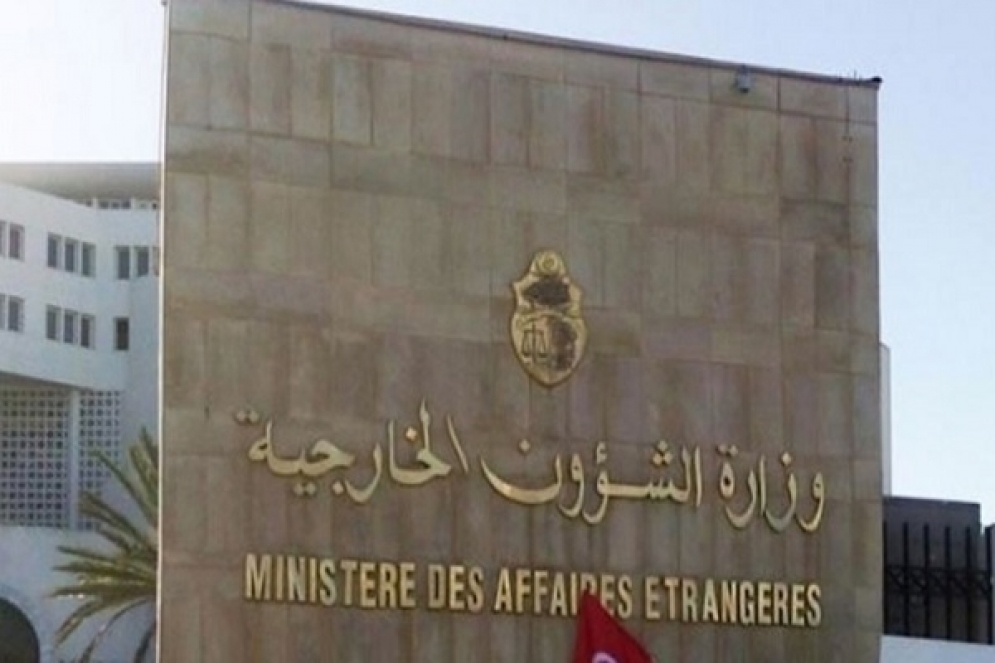 وزارة الخارجية تؤكد انهاء مهام سفير تونس بفرنسا والقنصل العام لتونس بباريس