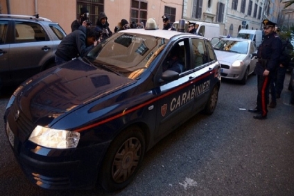 الشرطة الإيطالية تُبلغ عن مواطنين تونسيين بتهمة تمويل مقاتلين أجانب