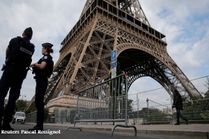 فرنسا:رجل يقتل بسكين والدته وشقيقته في ضواحي باريس