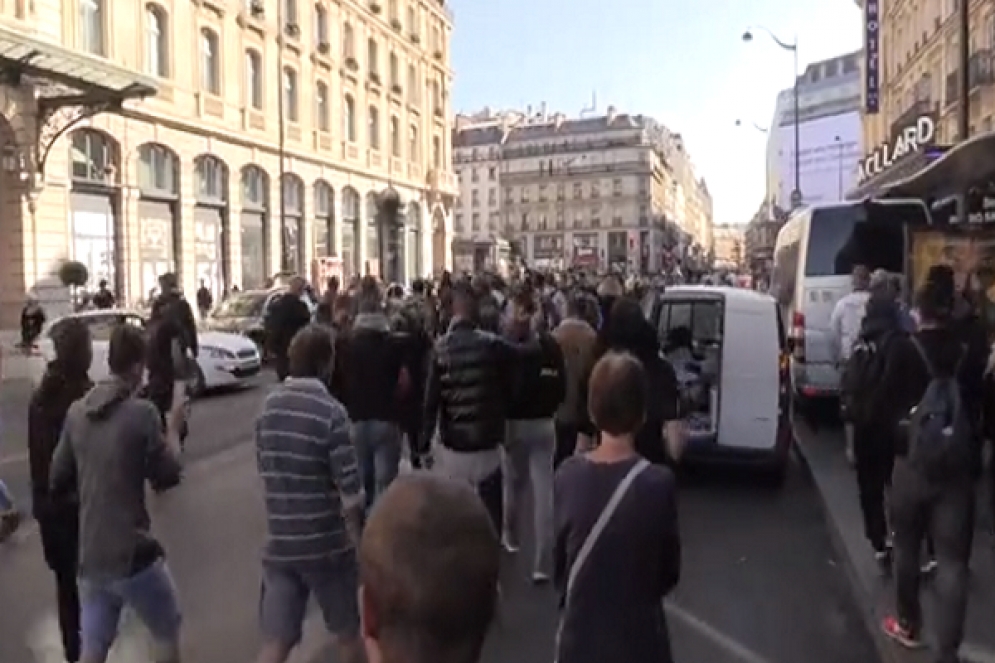 فرنسا:مواجهات في باريس والشرطة تعتقل 30 متظاهرا