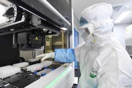  الصين تطلب من الصحة العالمية فحص مختبرات بيولوجية أمريكية بحثا عن أصل فيروس كورونا