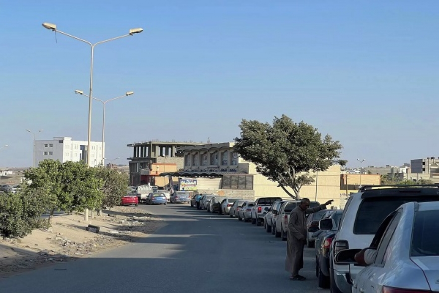 وفاة مواطن ليبي بسبب فوضى وازدحام داخل إحدى محطات توزيع الوقود في بنغازي