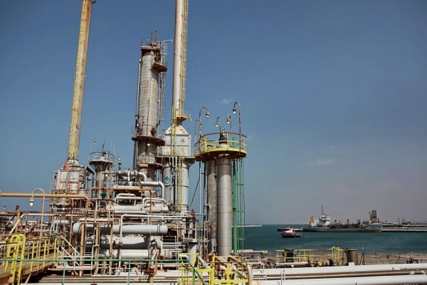 حكومة الدبيبة: إغلاق الحقول والموانئ النفطية يهدد استدامة توريد النفط الليبي