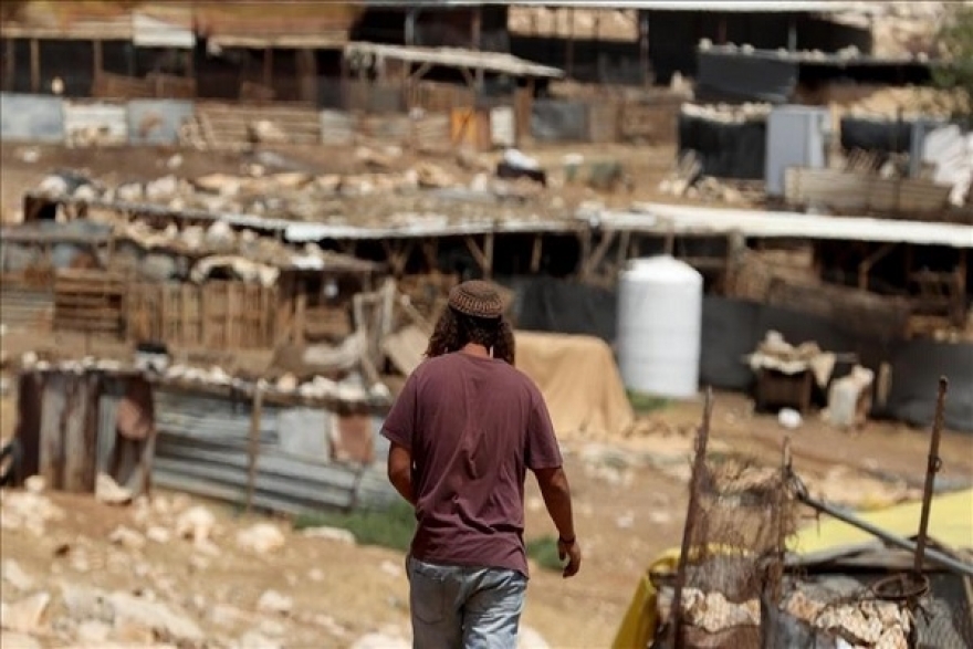 صـ.ـهاينة يقيمون 3 بؤر استيطانية جديدة جنوبي الضفة