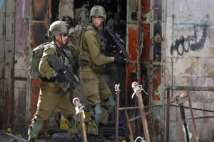 الأراضي الفلسطينية المحتلة...حملة اعتقالات واقتحامات صهيونية واسعة بالضفة الغربية