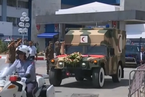 جثمان رئيس الجمهورية يغادر المستشفى العسكري (فيديو)