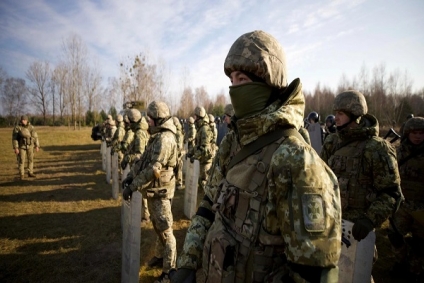 وسط توقعات بتحرك عسكري روسي ضد أكرانيا: بريطانيا تسحب ديبلوماسييها وواشنطن تدعو مُوظفيها للمغادرة
