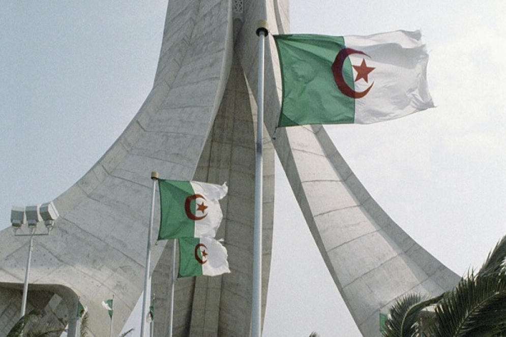 الجزائر: وزارة الدفاع تُعلن إحباط &quot;مؤامرة خطيرة&quot; تستهدف البلاد