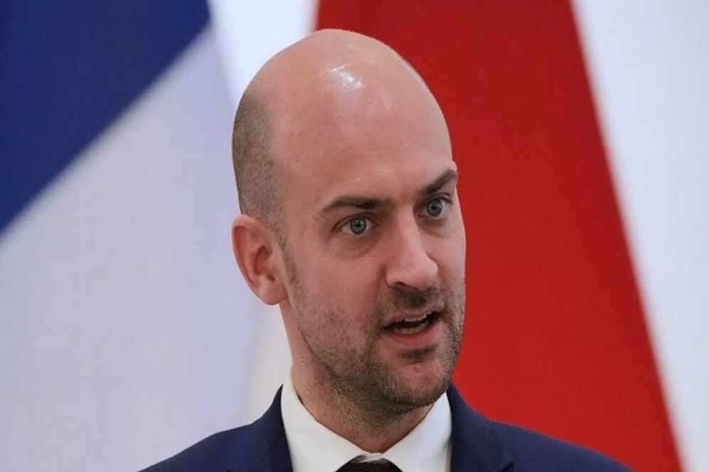 وزير الخارجية الفرنسي: استهداف قوات "يونيفيل" في لبنان جريمة حرب