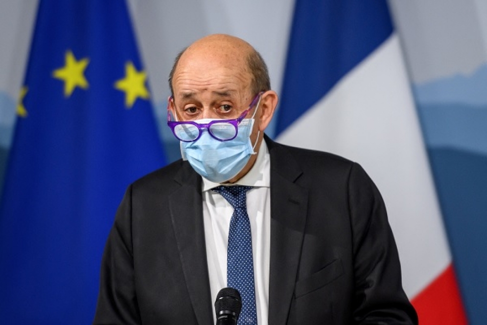 وزير الخارجية الفرنسي يزورلبنان لبحث الأزمة السياسية