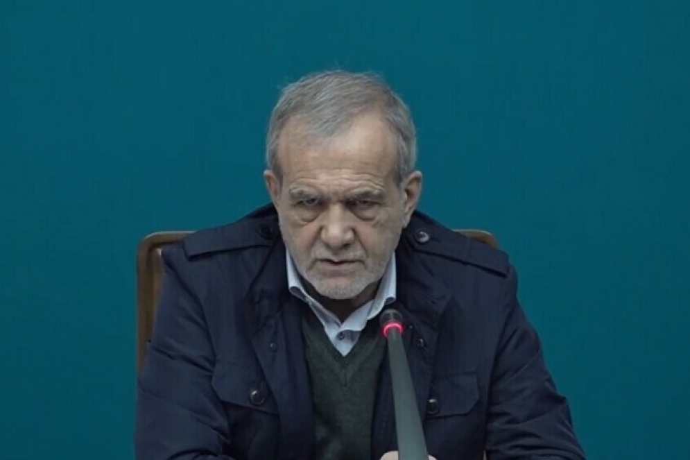 الرئيس الإيراني: العدو يسعى لتحويل الاحتجاجات إلى حرب أهلية