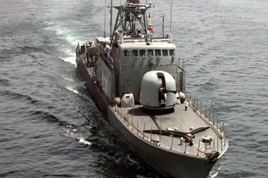 قائد سلاح البحرية الإيراني: أمن البلاد خط أحمر وأي معتد سيواجه ردّا ساحقا