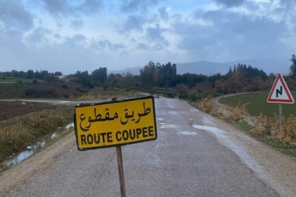 جندوبة.. ارتفاع منسوب المياه يتسبب في انقطاع الطريق بوادي مليز