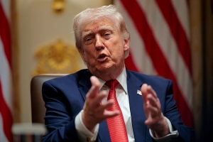 ترامب مُهددا إيران: سنعيدهم إلى العصر الحجري ما لم يفتح مضيق هرمز