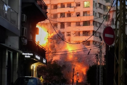 إضرام النار في مصنع مرتبط بشركة أسلحة صـ.ـهونية في التشيك