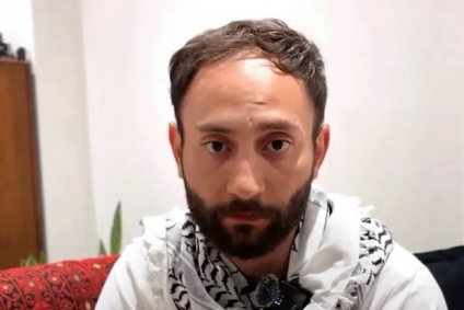 ناشط أردني يروي تفاصيل تعذيب متضامني “أسطول الصمود” بعد اعتقالهم من قبل قوات الاحتلال