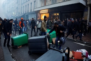 بعد مقتل 3 أكراد... احتجاجات للجالية الكردية في باريس