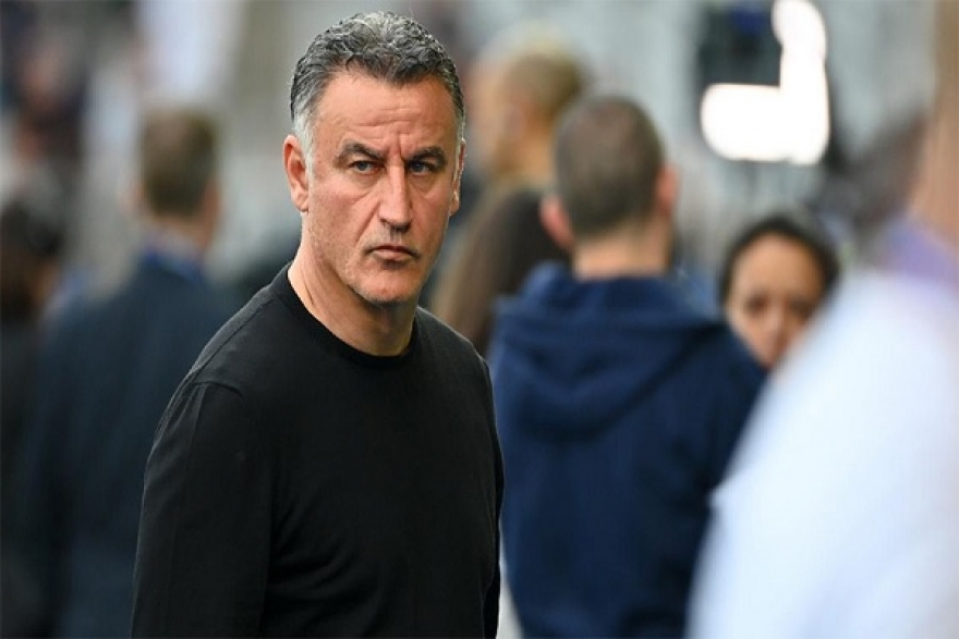 بتهمة ''التمييز''...توقيف مدرب باريس سان جرمان كريستوف غالتييه