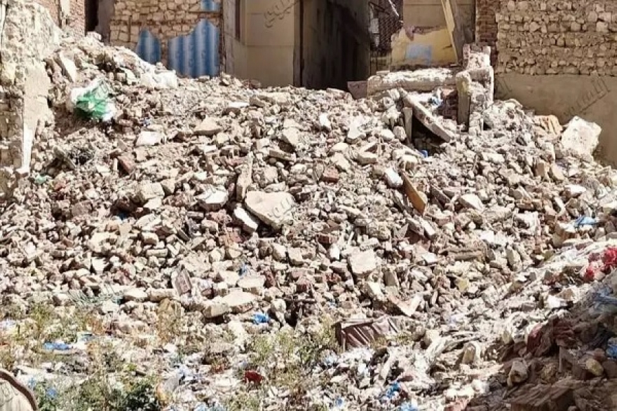 مصر...مصرع أم وأطفالها الثلاثة بانهيار منزلهم في الإسكندرية
