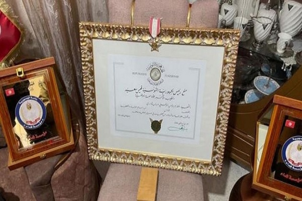 بتكليف من رئيس الجمهورية.. تسليم وسام الوفاء والتضحية لعائلة الشهيد مروان القادري