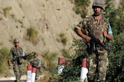 الجزائر:إرهابي يسلم نفسه للجيش