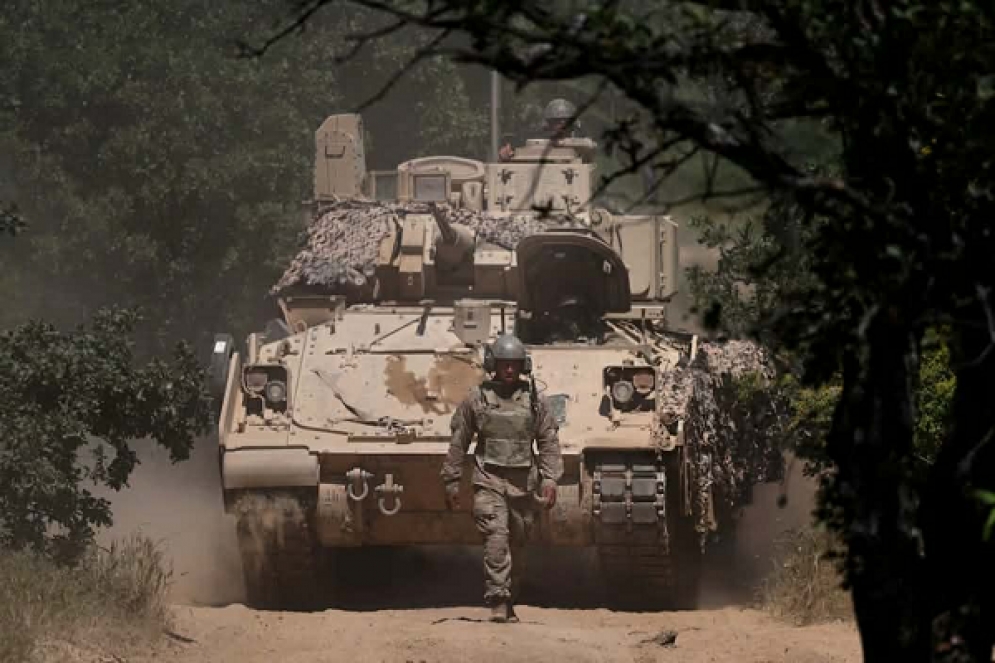 رويترز عن مسؤول: ترامب يدرس سحب بعض القوات الأمريكية من أوروبا&nbsp;