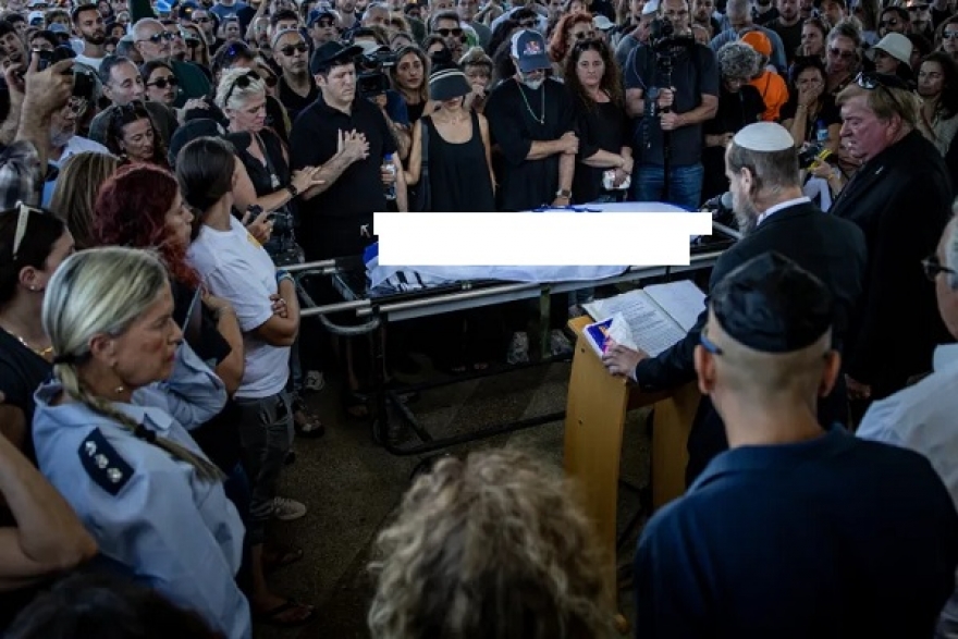 المقاومة الفلسطينية تسلّم جثة جندي صهيوني