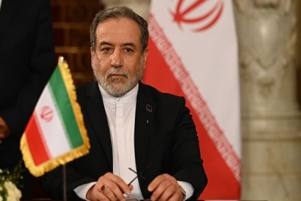 عراقجي: دول تتواصل معنا لتأمين عبور سفنها عبر هرمز