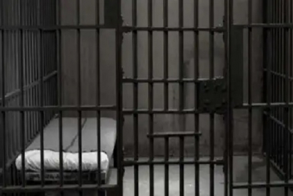 محكمة الاستئناف بتونس تصدر بطاقة إيداع بالسجن في حق قاض معزول